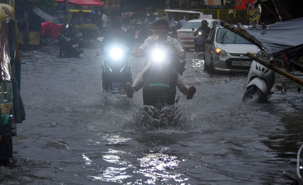 Lucknow: Capital drenched by rain on the very first day of September; waterlogging in several areas