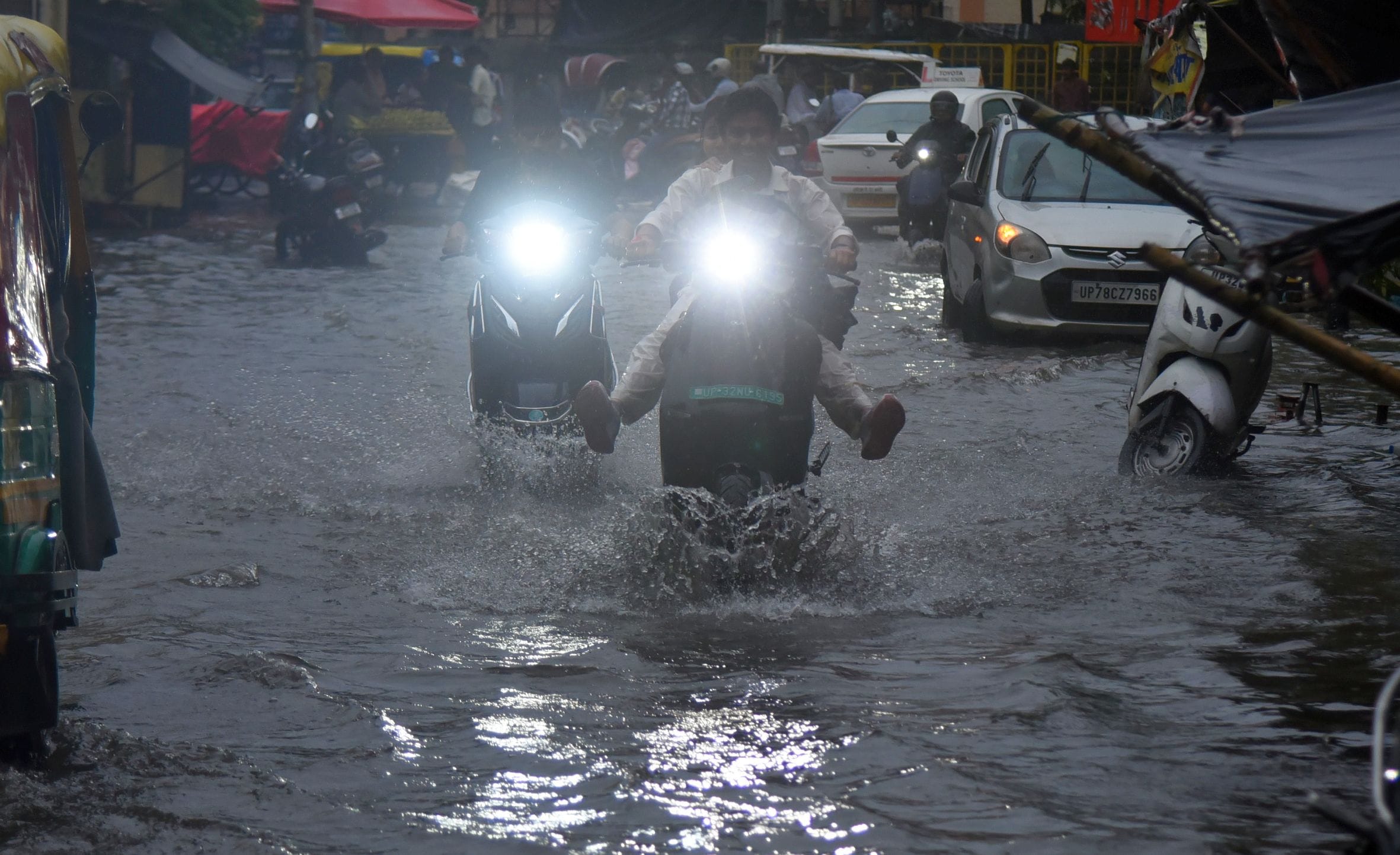 Lucknow: Capital drenched by rain on the very first day of September; waterlogging in several areas