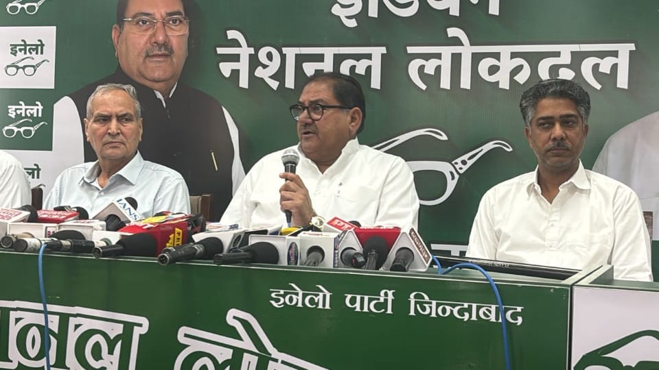 अभय चाैटाला की प्रेस काॅन्फ्रेंस
