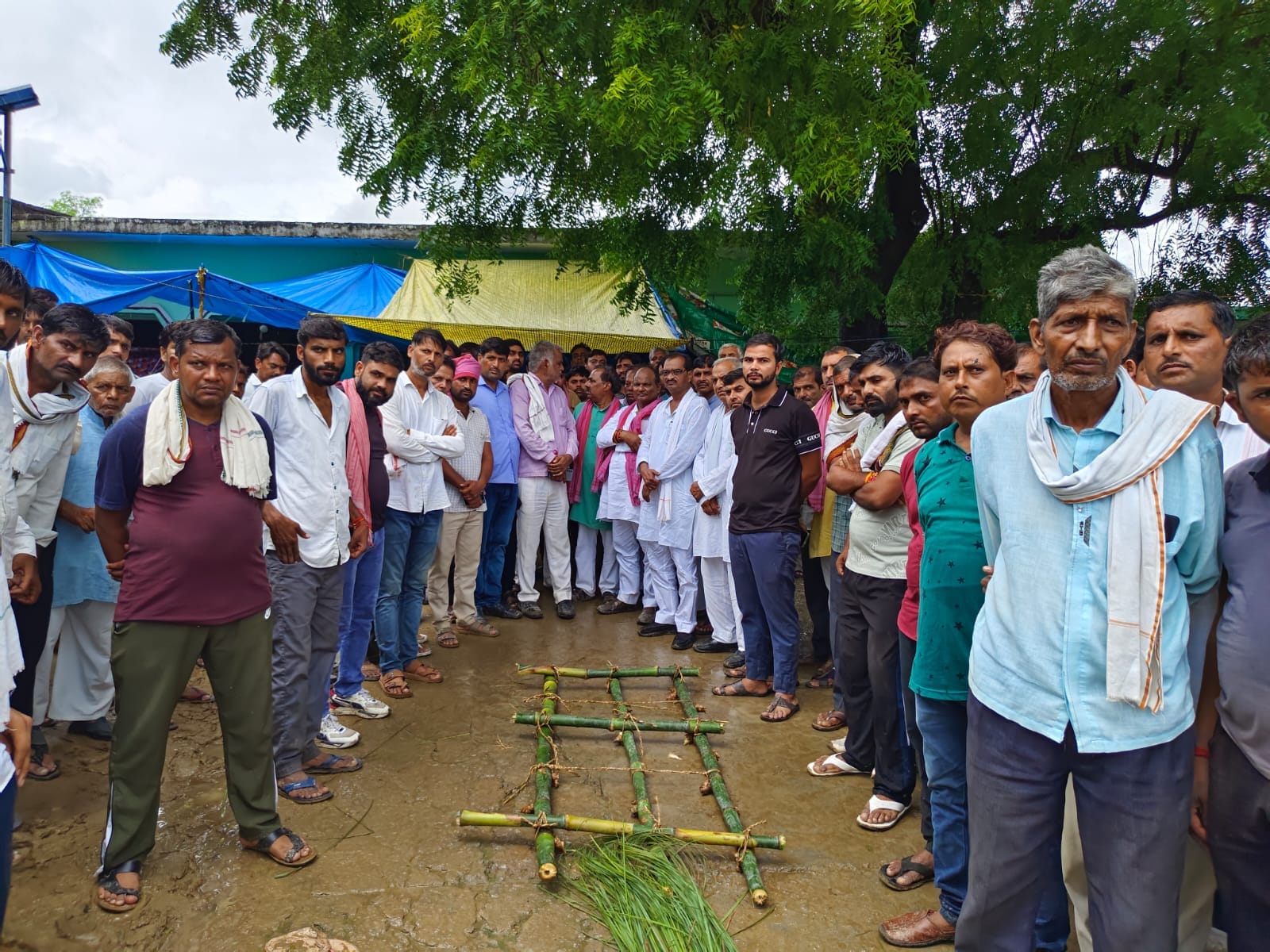 Four funeral pyres lit simultaneously in Kishni village after accident on KMP Expressway