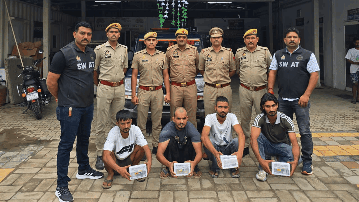 Wave City robbery busted and 4 accused arrested