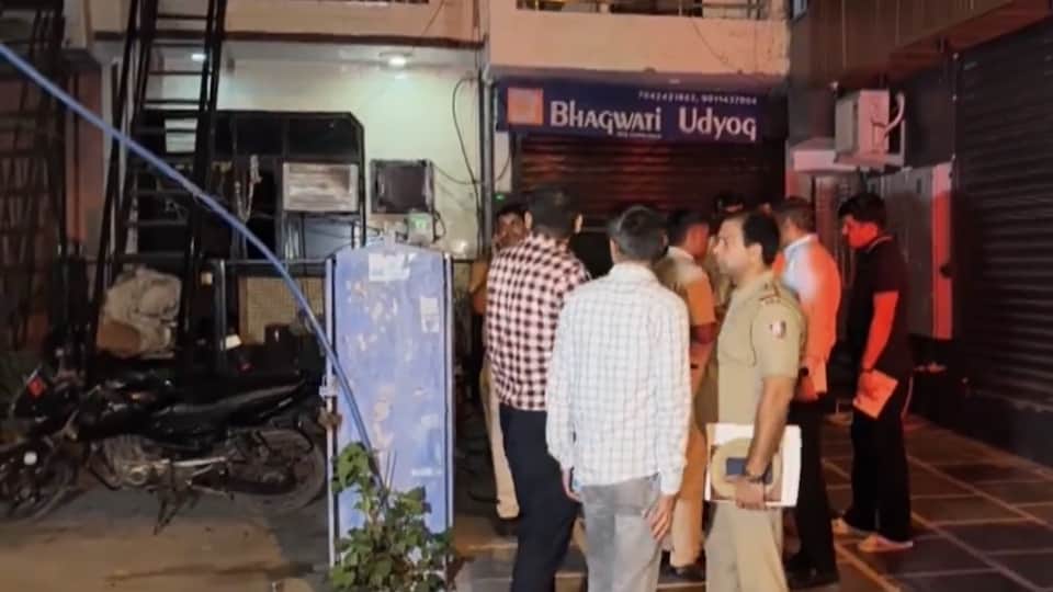 Elderly Rakesh Khanna murder case in Rohini solved four accused arrested motive was robbery