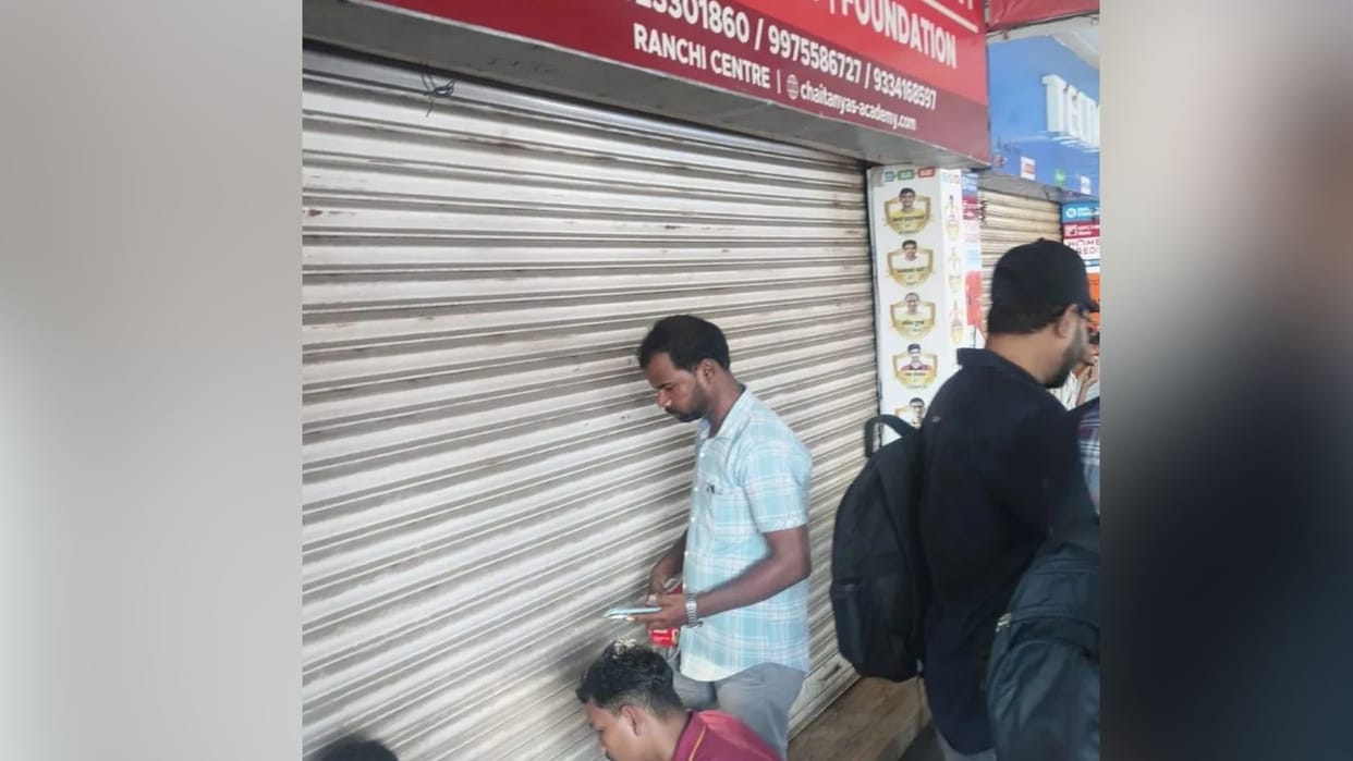 Jharkhand Ranchi Municipal Corporation Seals 5 Coaching Institutes In Major Crackdown 18 More Under Scanner
