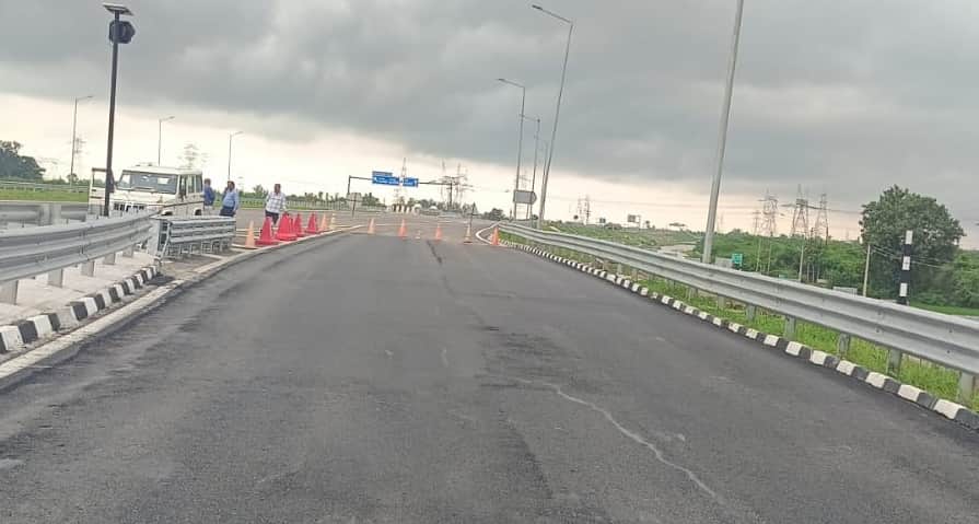 Unnao Repair work underway on the service road that caved in on the Ganga Expressway