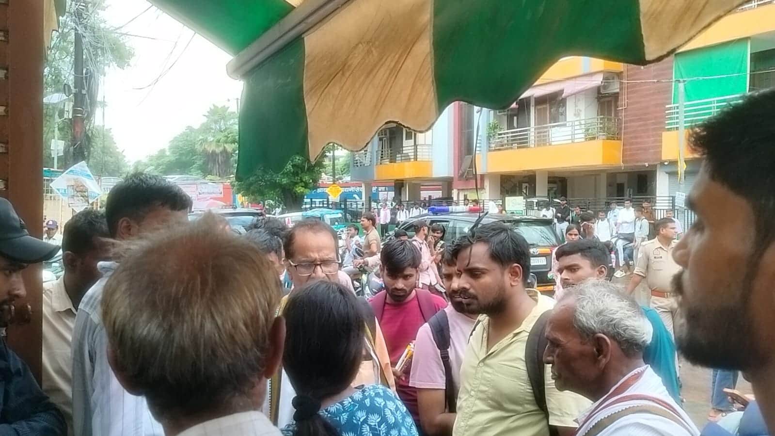 कानपुर में बीएसएफ कांस्टेबल परीक्षा का पेपर लीक