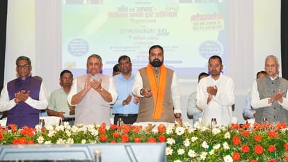 मुख्यमंत्री सम्राट चौधरी अभियान का शुभारंभ करते हुए