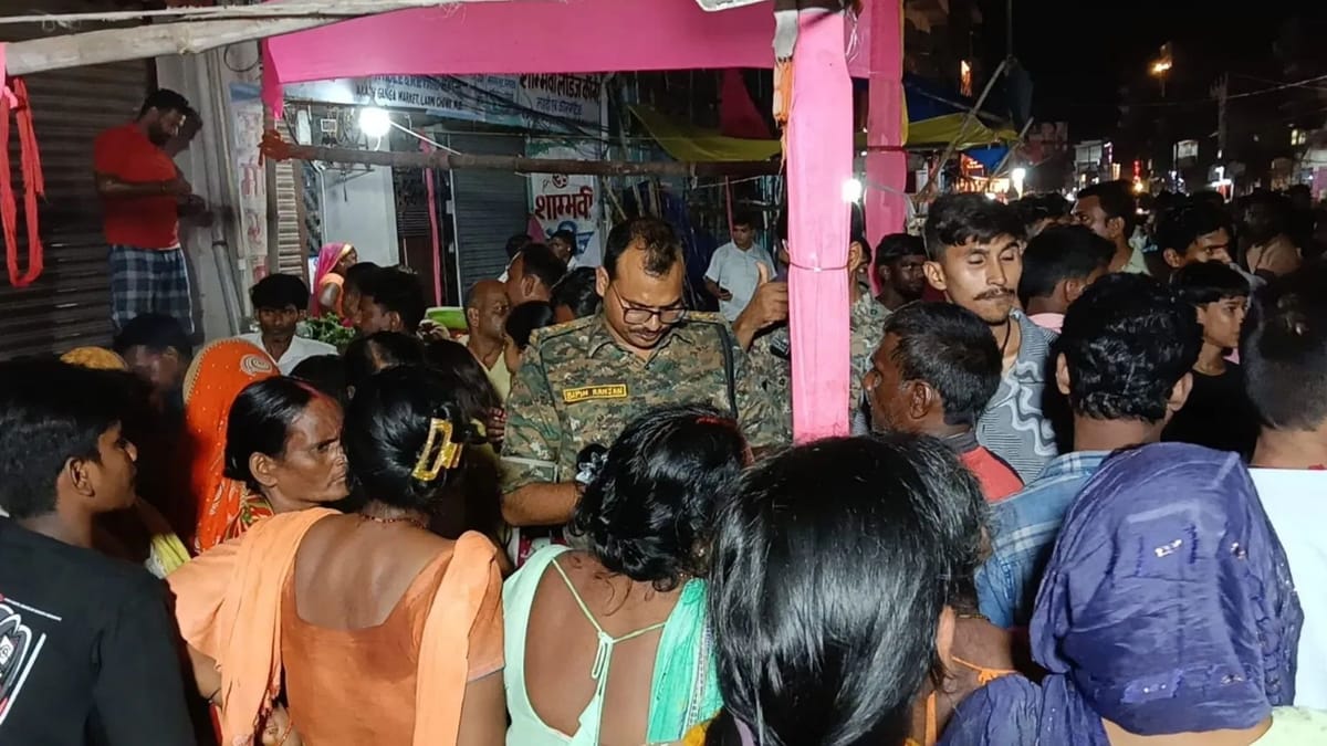 बिहार: तेज रफ्तार बाइक ने महिला को मारी टक्कर, इलाज के दौरान मौत; शव सड़क पर रखकर हंगामा