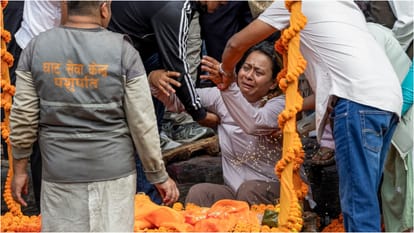 nepal flash flood missing people families doing effigy funeral emotional scene