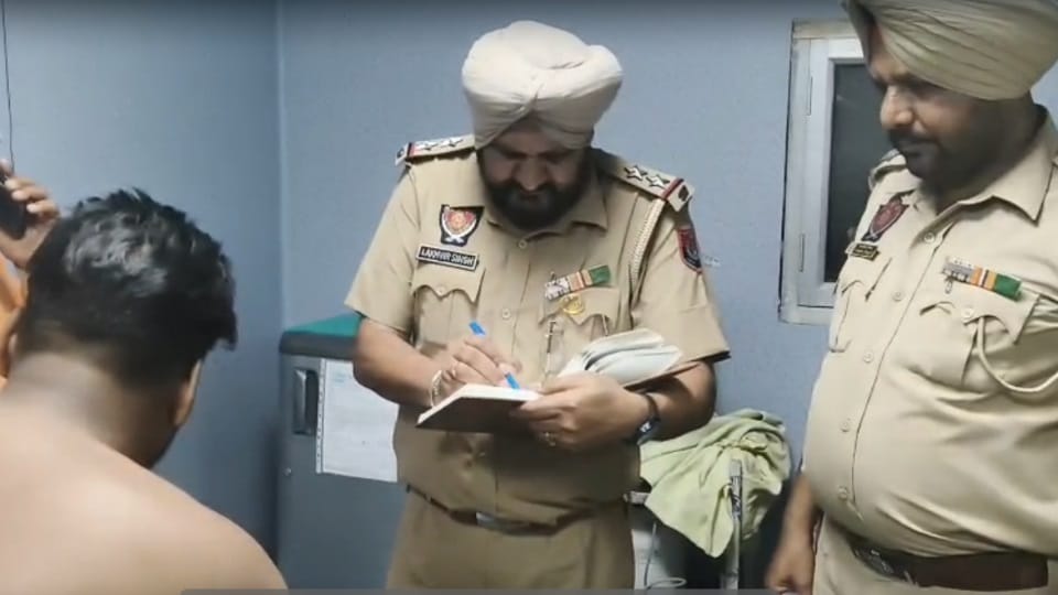 Youth attacked in Kapurthala Stopped bus and dragged him out inflicted multiple blows
