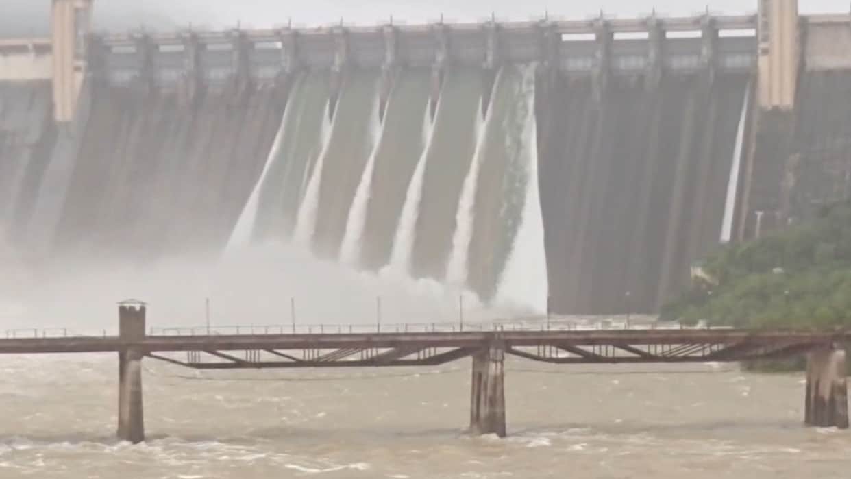 heavy rain impact Two more gates of Rihand Dam opened water released through five gates in sonbhadra