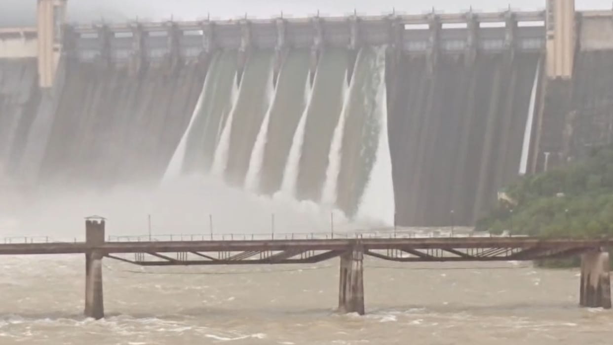 heavy rain impact Two more gates of Rihand Dam opened water released through five gates in sonbhadra