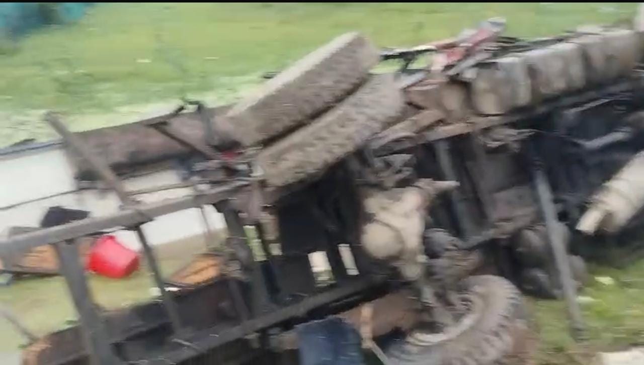 rewa sidhi bus bulker accident deaths injured rescue operation mp accident photos