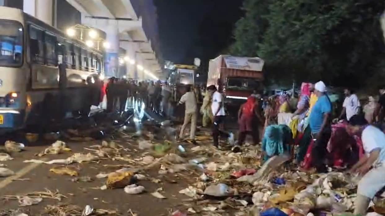 Administration team arrives in Bahadurgarh to collect garbage: Clash with sanitation workers