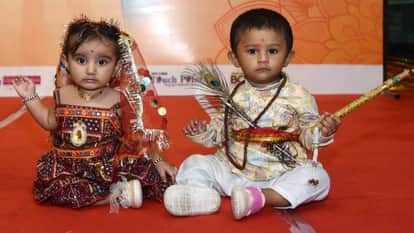 UP Braj arrives in Awadh on tiny feet; mischievous Radha and Kanha captivate hearts; 'Ghar-Ghar Radha-Kanha U