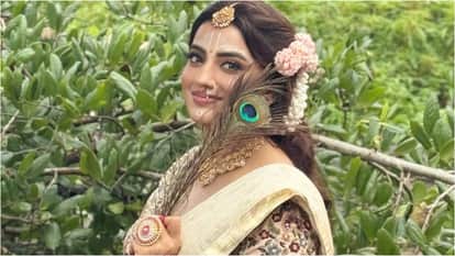 Bhojpuri Actress Akshara singh immersed in the spirit of Lord Krishna ahead of Janmashtami shares Photos
