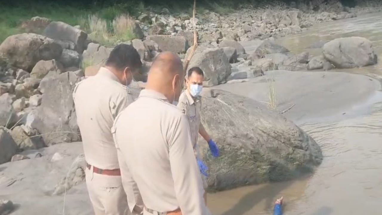 धर्मपुर में मिला लापता ड्राइवर का शव।