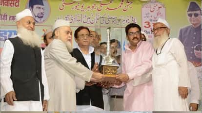 Gorakhpur SP leader Zafar Amin 'Dakku' is extremely close to Azam Khan news in hindi