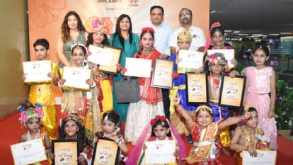 UP Braj arrives in Awadh on tiny feet; mischievous Radha and Kanha captivate hearts; 'Ghar-Ghar Radha-Kanha U