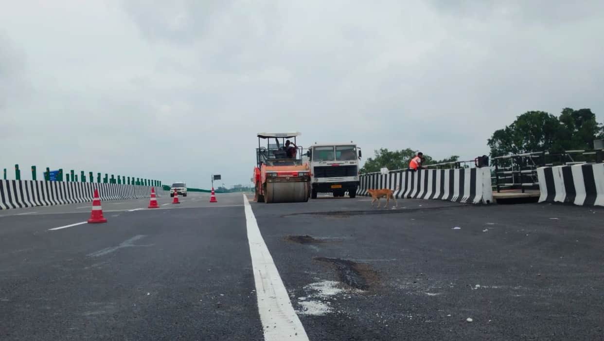 Unnao Condition of Kanpur Lucknow Expressway worsens soil caves in at four more locations