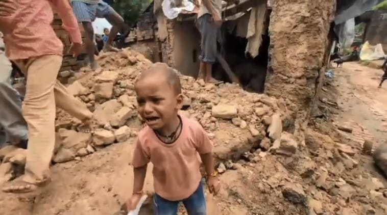 बारिश से नसीरापुर गांव में 18 मकान गिरे