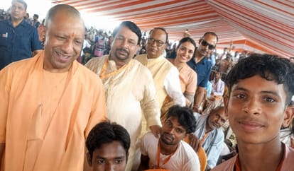 CM Yogi In Farrukhabad