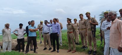 माैके पर माैजूद पुलिस व परिजन