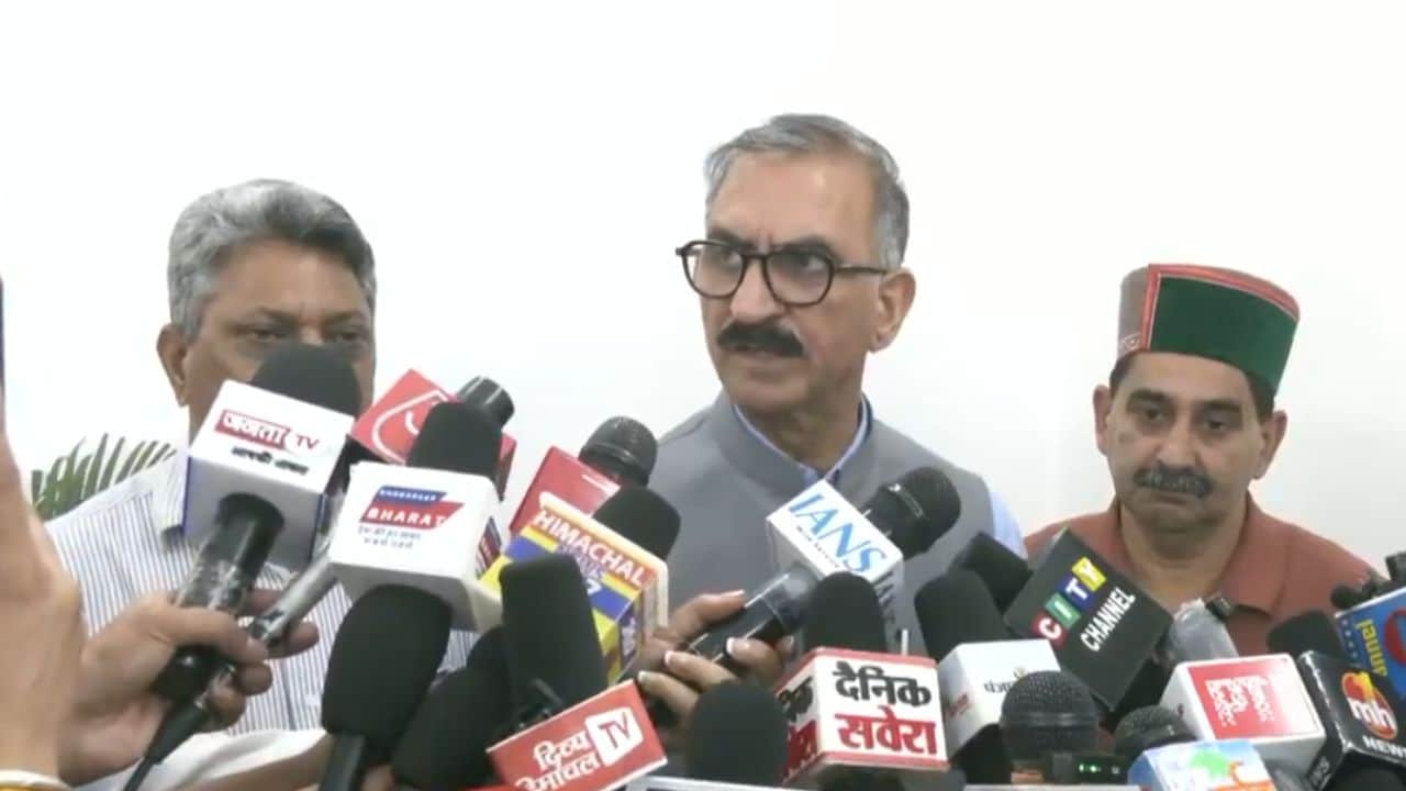 मुख्यमंत्री सुखविंद्र सिंह सुक्खू संबोधित करते हुए।