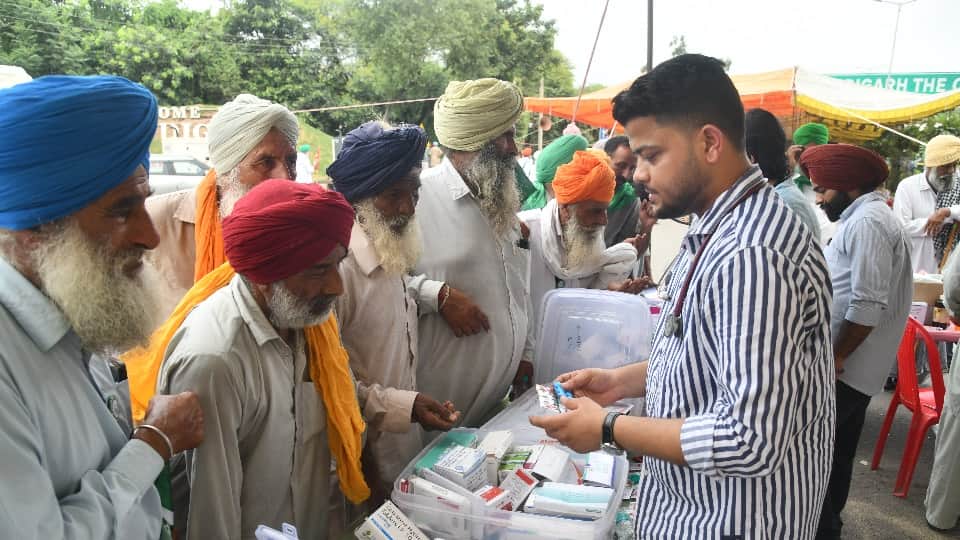 farmers protest in Mohali Lassi  langar kurta-pyjamas on sale