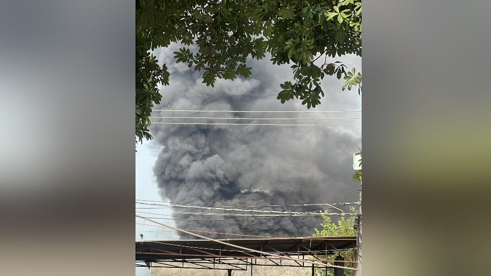 massive fire broke out at Modi Mattress factory on Basti Peer Dad Road in Jalandhar