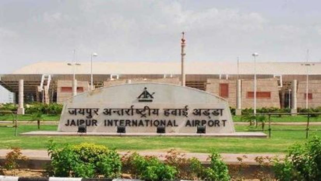 Jaipur: Flight Schedule Disrupted by Technical Glitch and Bad Weather, 17-Hour Delay; Passenger Dies