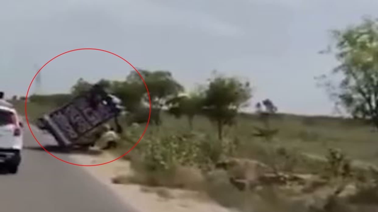 Nagaur: DJ Pickup Driver Performs Stunt, Vehicle Overturns; Cameraman Dies After Falling Off