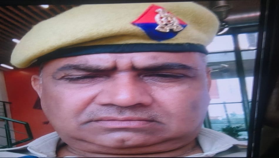 Head Constable dies in road accident Incident occurred while on duty at Zero Point in Greater Noida accused ar