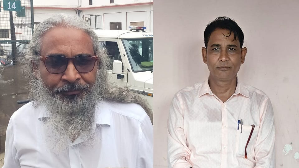 Rifle Recovered After Four Years, Agra Teacher Finally Shaves Beard and Cuts Hair to Fulfill His Vow
