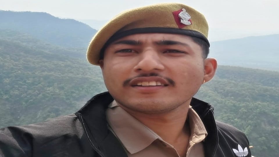 Home guard car falls into ditch while returning home after duty dies in jaspur udham singh nagar