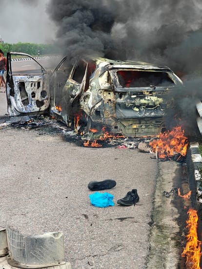 Car Catches Fire After Collision on Agra-Lucknow Expressway, Brother Dies, Sister Critical