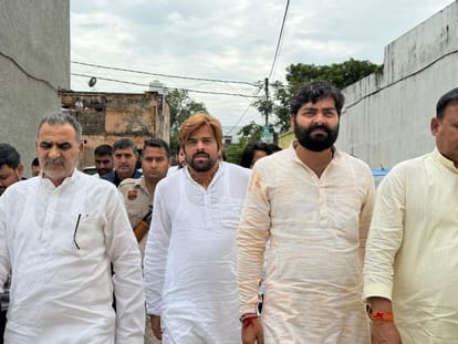 Sanjeev Balyan and Haryanvi Artist Masoom Sharma Visit Ankit Baliyan's Family, Offer Condolences