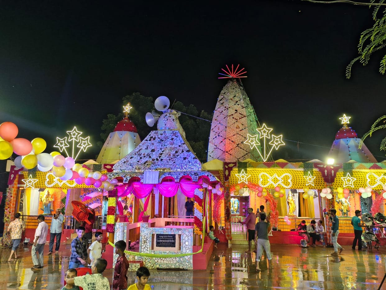 Grand Janmashtami Celebration at Ancient Thakurdwara Temple in Amritpur, Devotees Chant Krishna’s Name