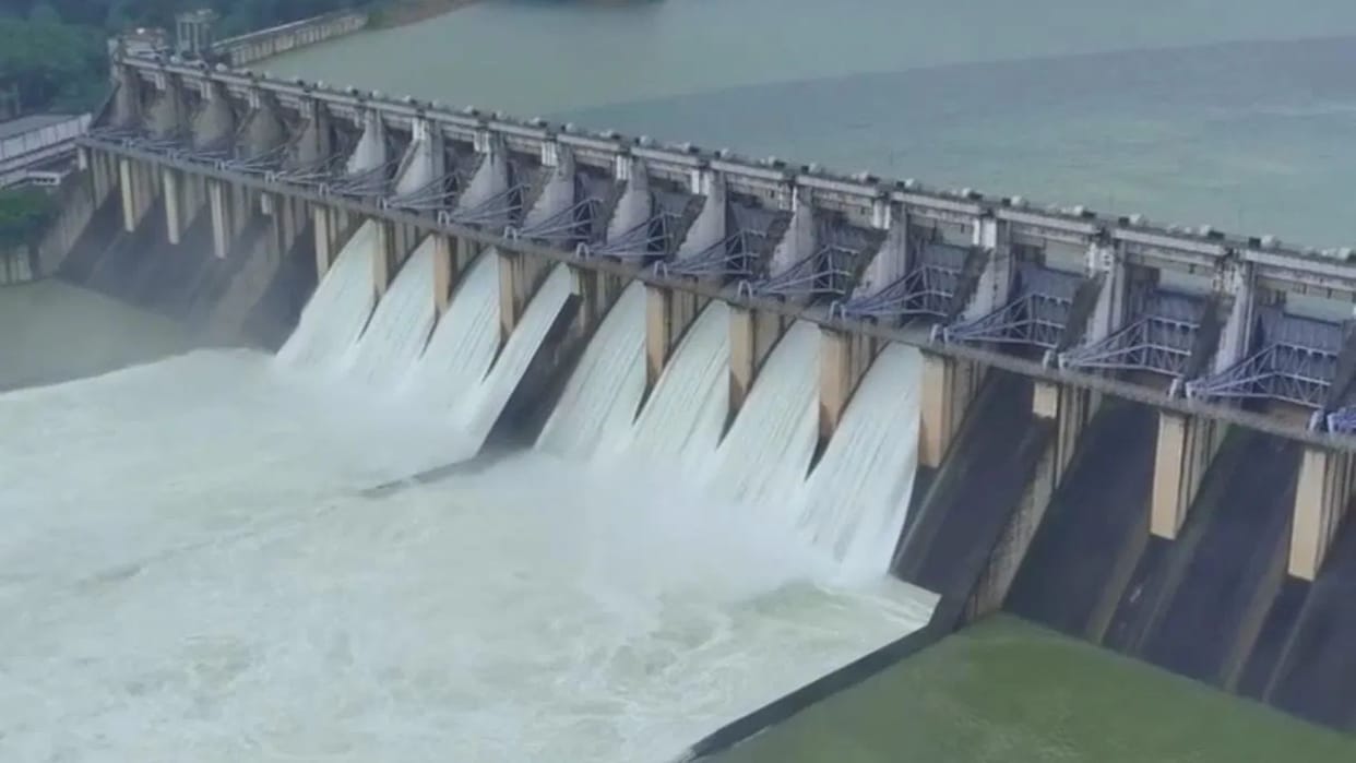 Bansagar Dam water level rises, gates opened; breathtaking view captured on drone camera.