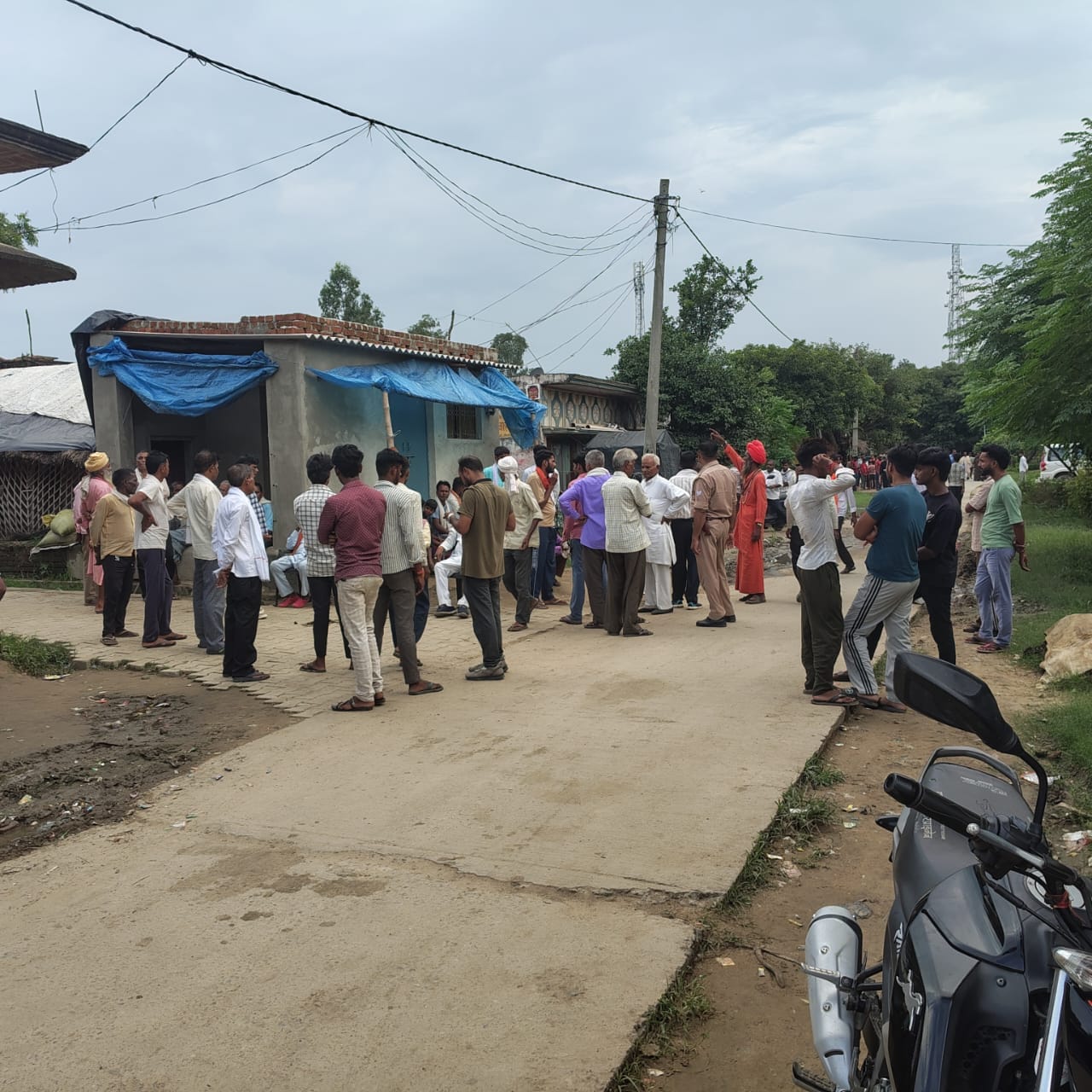 Four funeral pyres lit simultaneously 11 laborers from Pilibhit gone to Haryana for work