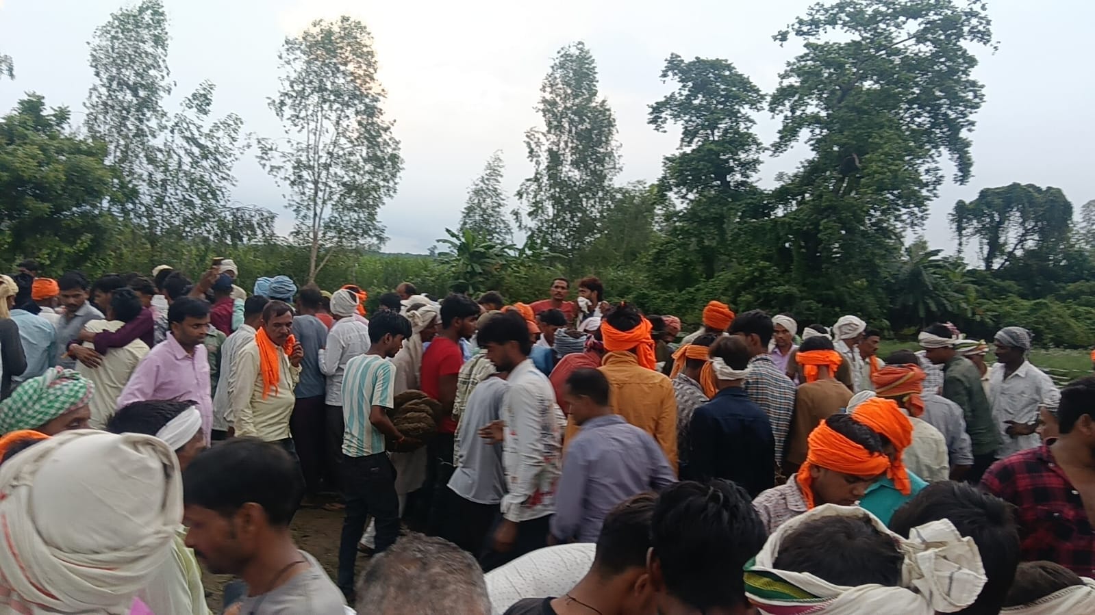 Four funeral pyres lit simultaneously 11 laborers from Pilibhit gone to Haryana for work