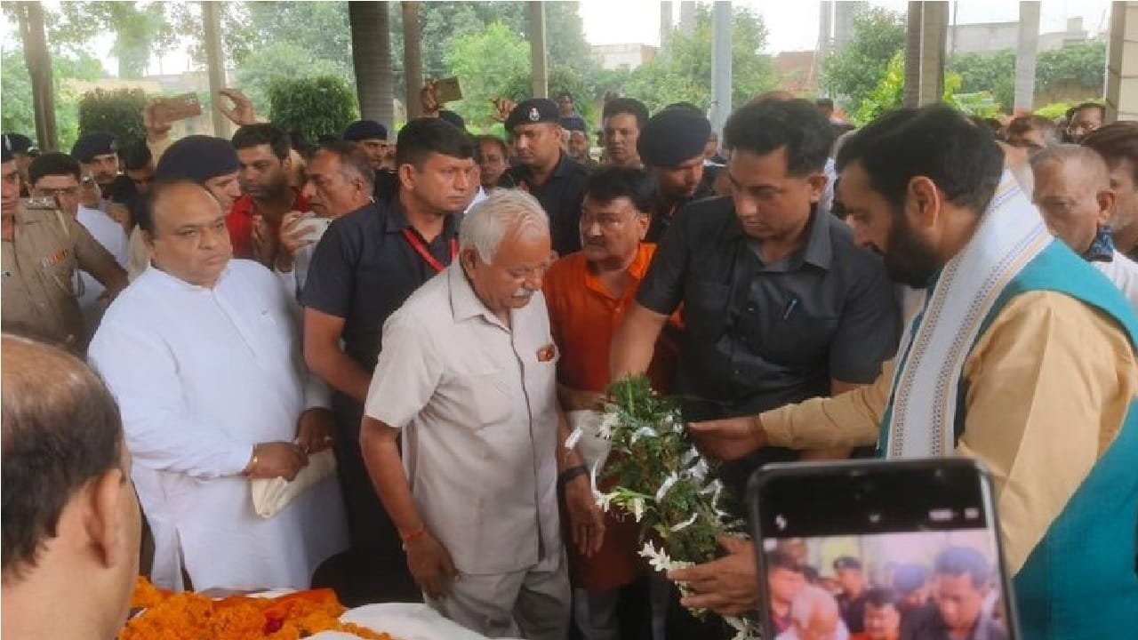 हरियाणा के मुख्यमंत्री नायब सिंह सैनी ने जगाधरी पहुंचकर स्व. जगदीश मित्तल के पार्थिव शरीर पर पुष्पचक