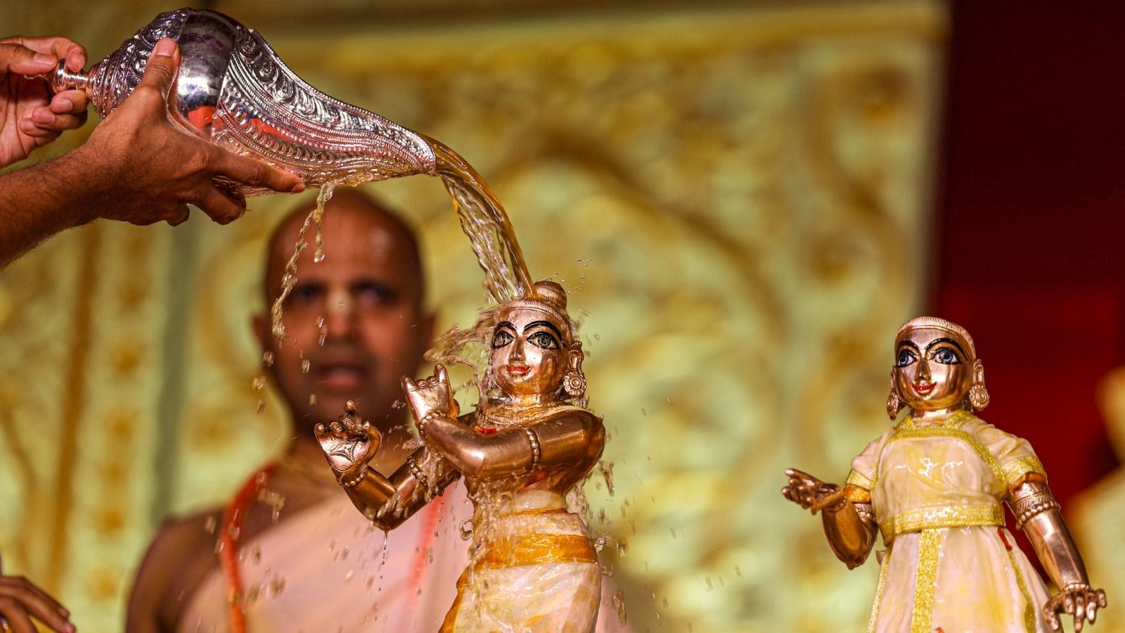 Sri Krishna Janmashtami celebrations sweep nation from Kashmir to Kanyakumari beautiful photos across country