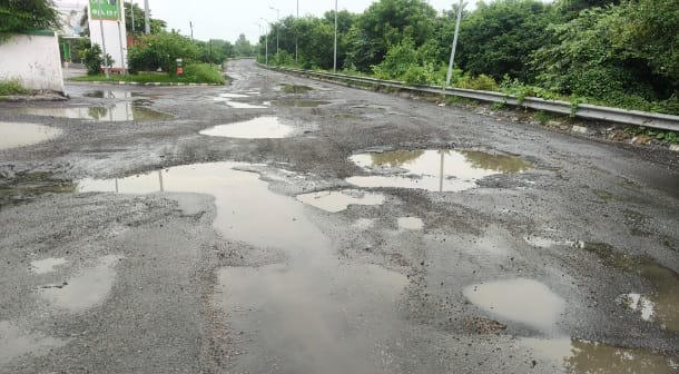 Kanpur Deep potholes and damaged fencing on the Agra Lucknow Expressway have increased the risk of accidents