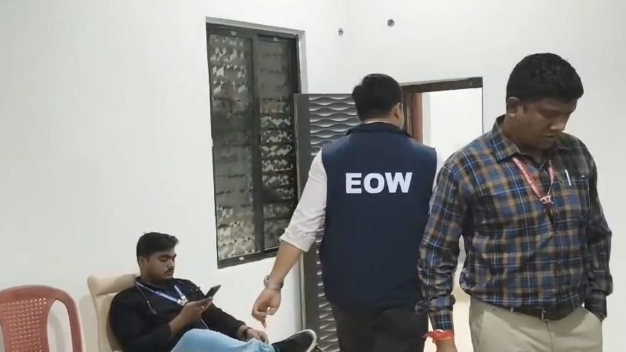 MP EOW Raid Dhankuber PWD Engineer Exposed Over 11 Crore in Wealth Uncovered Bank Accounts Under Investigation