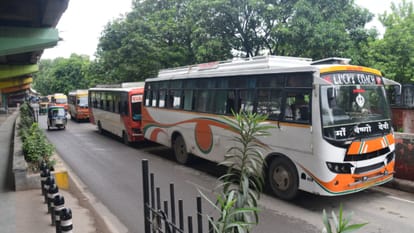 Roads in Maldahiya-Nadesar turn into workshops buses take over Cantt railway station area in varanasi