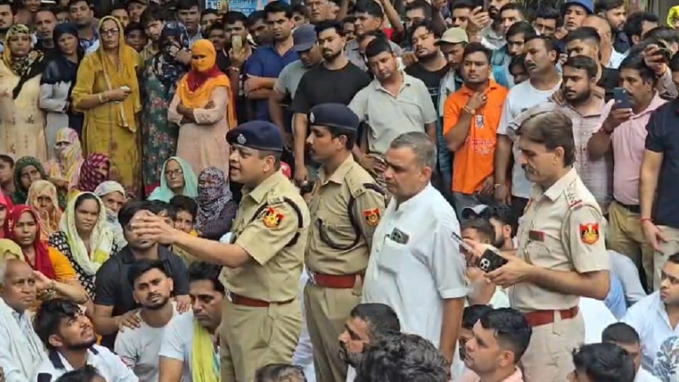 Delhi Crime Property dealer shot dead in Narela