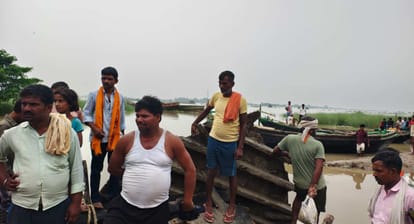 bihar flood ganga begusarai matihani 17 schools gaya pemar river saran relief preparation