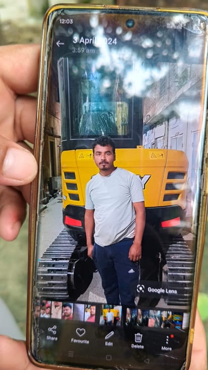 Car Bursts Into Flames After Collision on Agra-Lucknow Expressway, Brother Dies, Sister Seriously Injured