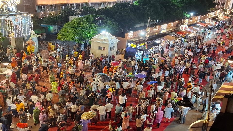mathura Janmashtami 2026 huge crowd of devotees surges in Mathura on Shri Krishna Janmashtami