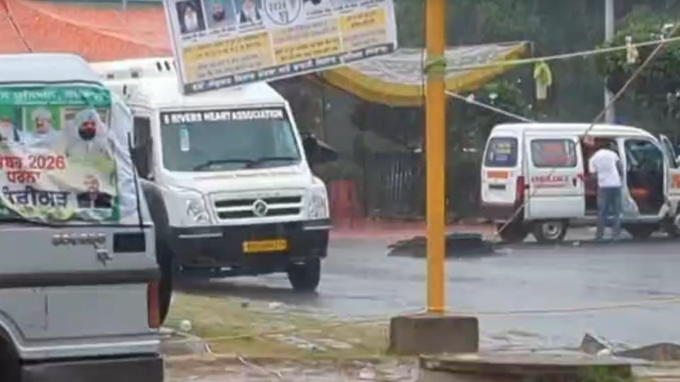 Farmers Stand Firm at Protest Site in Mohali Despite Rain